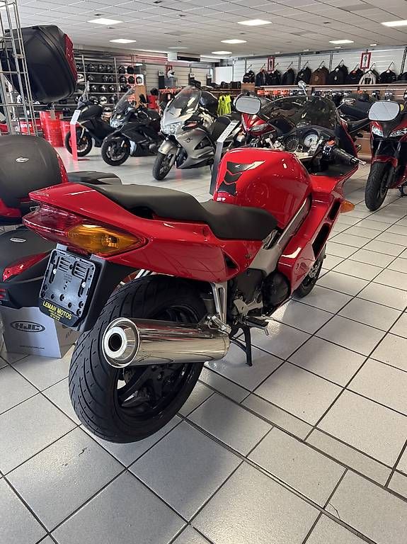 Honda Strasse: Honda 800 vfr fi / châssis 00001 – Gebraucht aus Geneve von rap_d9pn 2