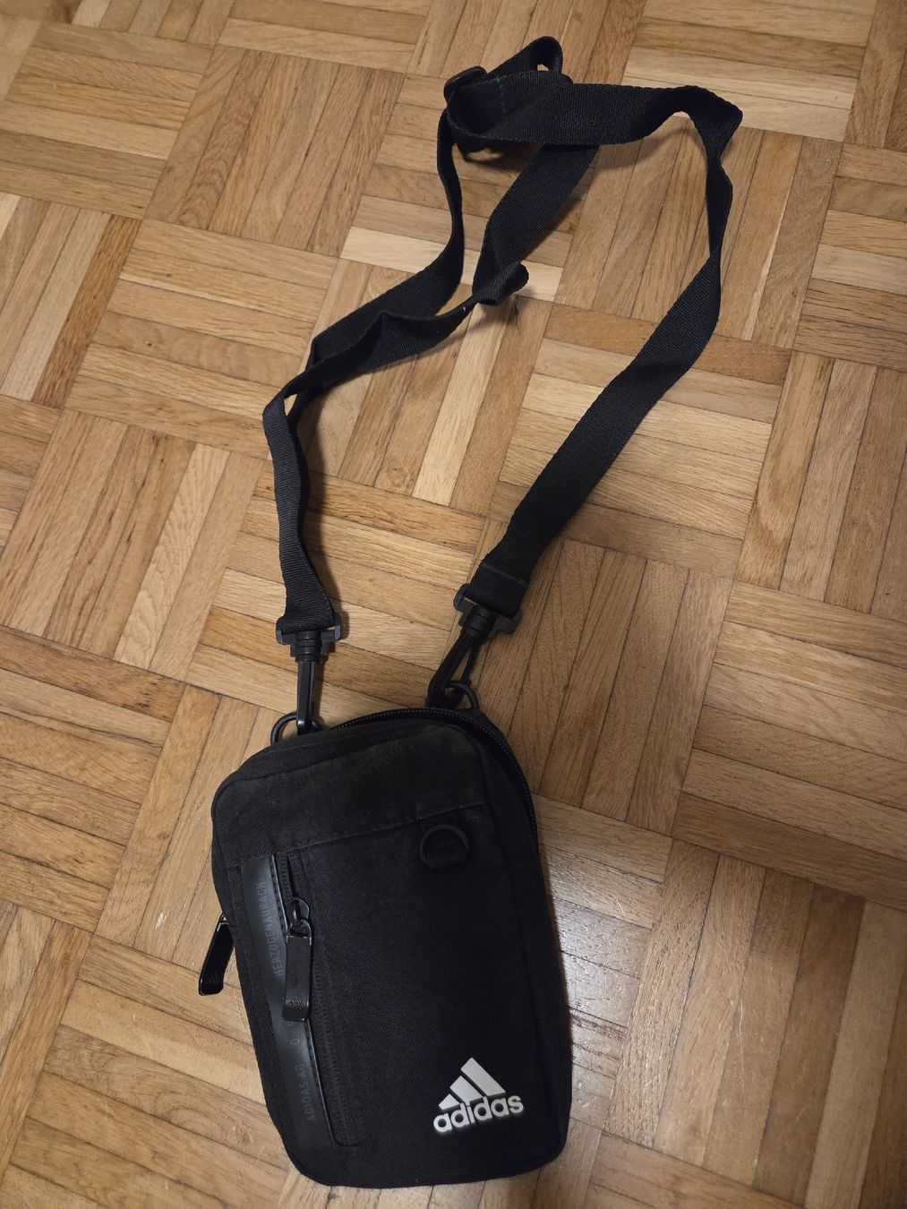 Sonstige Kleidung & Accessoires: Adidas Black Reporter Bag – Neu (gemäss Beschreibung) aus Basel von nin_8vcy