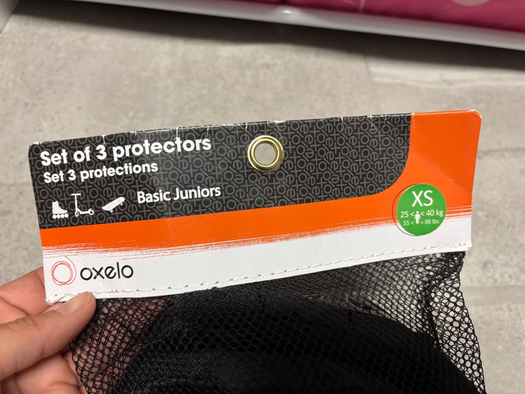 Schutz & Schoner: Set de protections Oxelo Basic Juniors noir XS peu utilisé – Gebraucht aus Salvenach von gwenwywar 1
