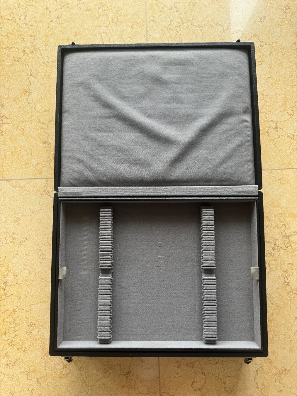 Jezler Sonstige Dekorationen & Accessoires: Silberbesteckbox – Gebraucht aus Herrliberg von Hamptonlane 1