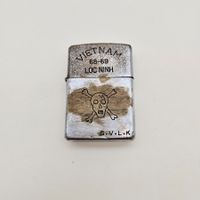 * ZIPPO VIETNAM KRIEG * SKULL / PEACE * ORIGINAL YEAR 1968 !