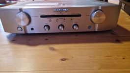 Marantz PM6007 Stereo-Vollverstärker – Silber/Gold – Top-Zus