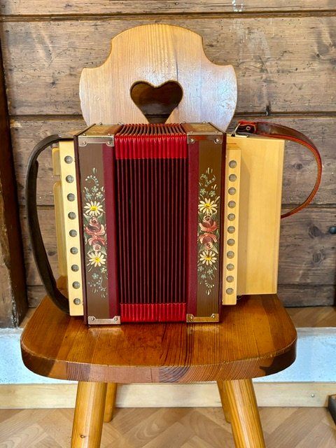 Musikinstrumente: Schwyzerörgeli Christen B 3-chörig – Gebraucht aus Frutigen von MoMeJa 3
