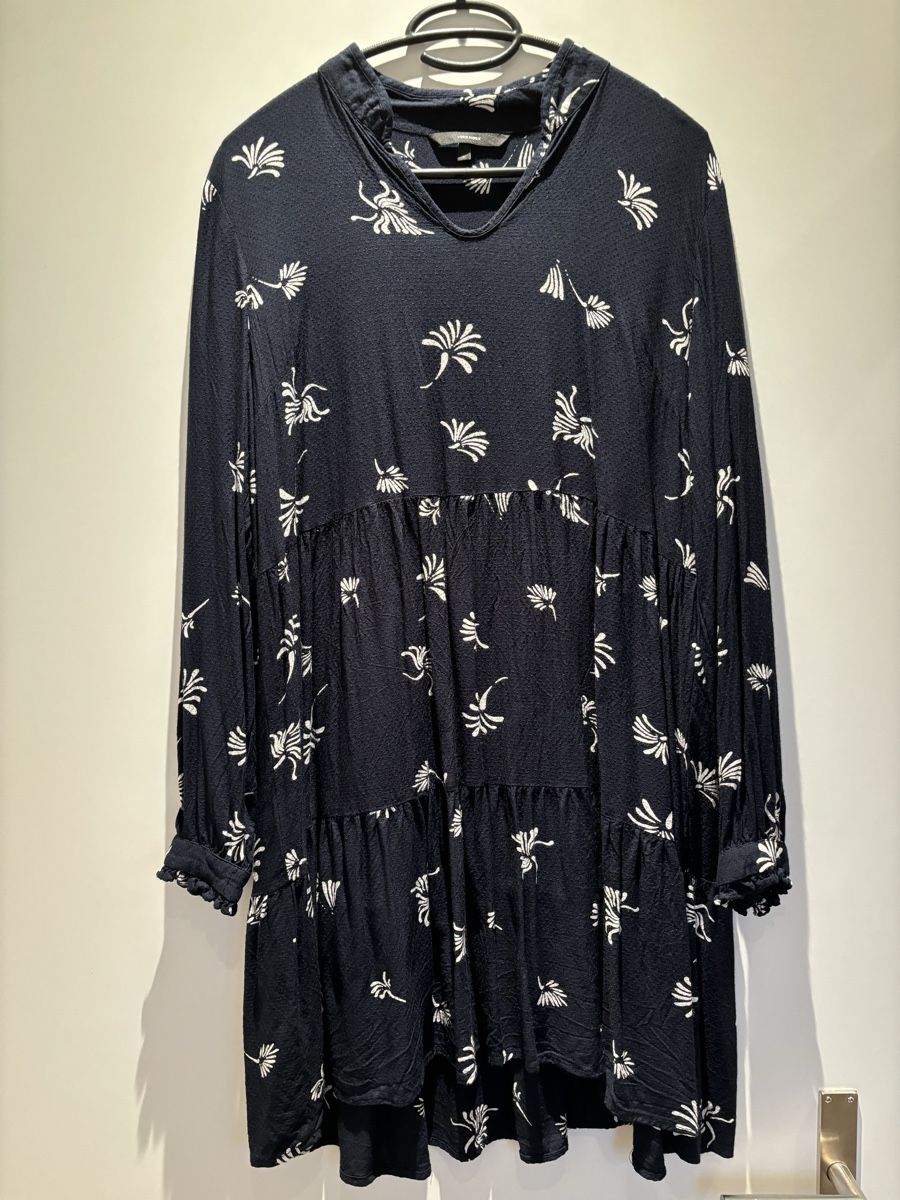 Vero Moda Kleider: Vero Moda Blusenkleid blau mit Blumenmuster Grösse L – Neu (gemäss Beschreibung) aus Lindau von Mkey1