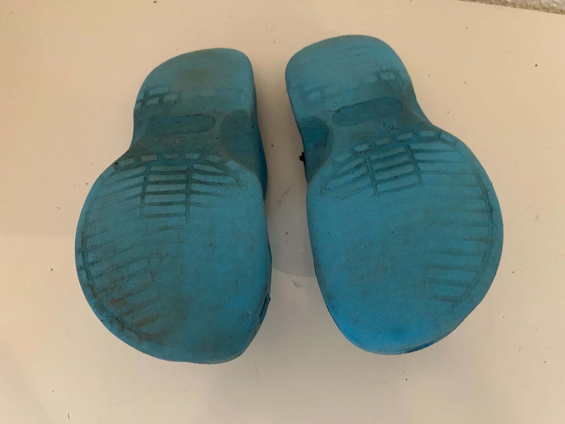 Scarpe per ragazzi: Kinder Bade- bwz. Freizeitschuhe Sommer, Grösse 30 – Usato da Buttisholz venduto da PIOTRCH 2