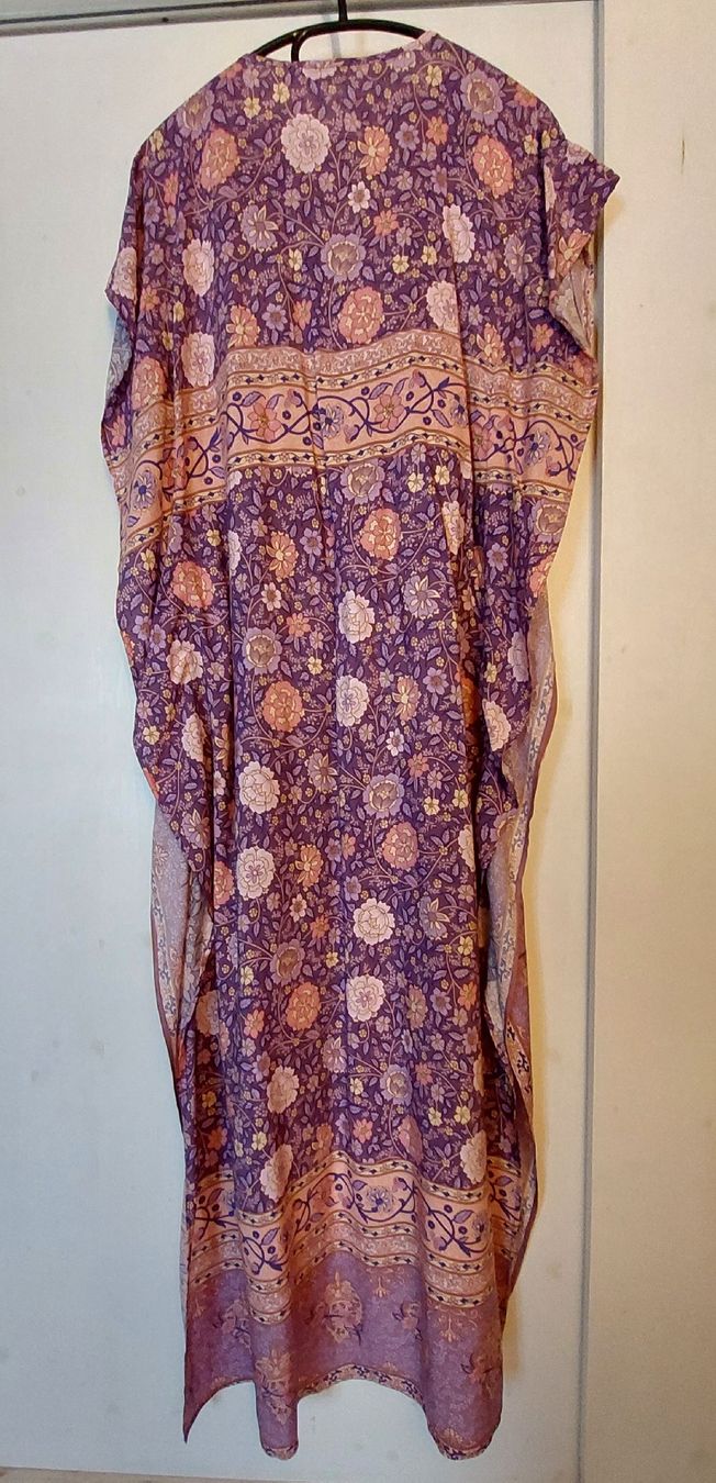 Robes: Oversize Kleid – Neuf (Voir description) à Brunnen par CHOUCHOU. 1