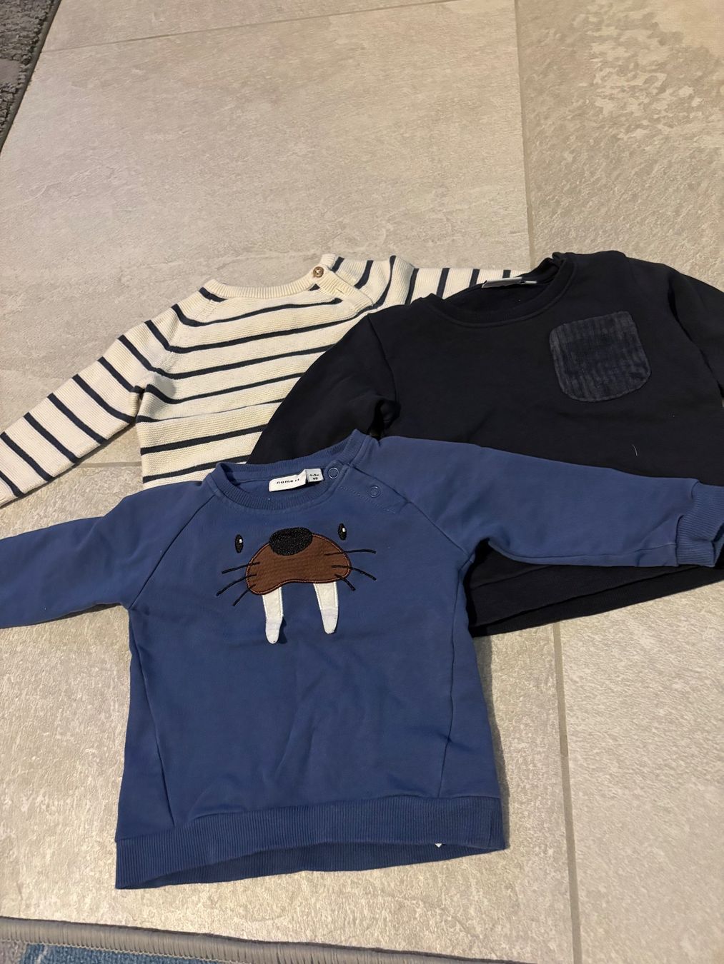 Maglioni & Felpe: 3 Pullover – Usato da Schleinikon venduto da Jessica_Lutishi