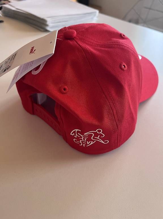Puma Copricapi, berretti & cappellini: Original Schweizer cap – Usato da Chiasso venduto da pao_8chd 1