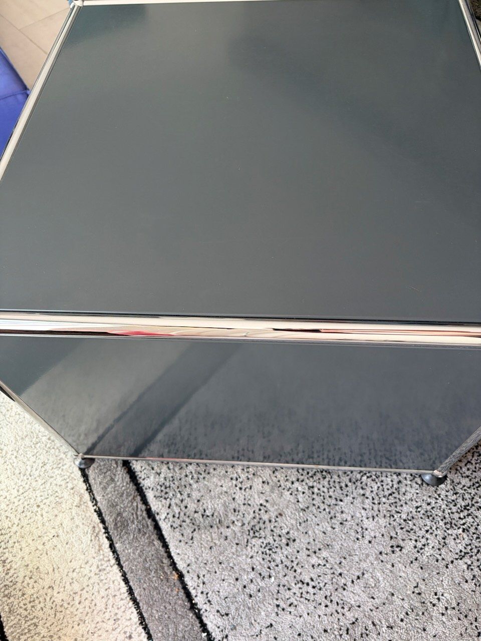USM Tavoli: USM Haller table basse cube 52x52 anthracite + verre – Usato da Biel/Bienne venduto da kiouk 4