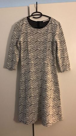 Kleid der Marke Esprit,  Arm