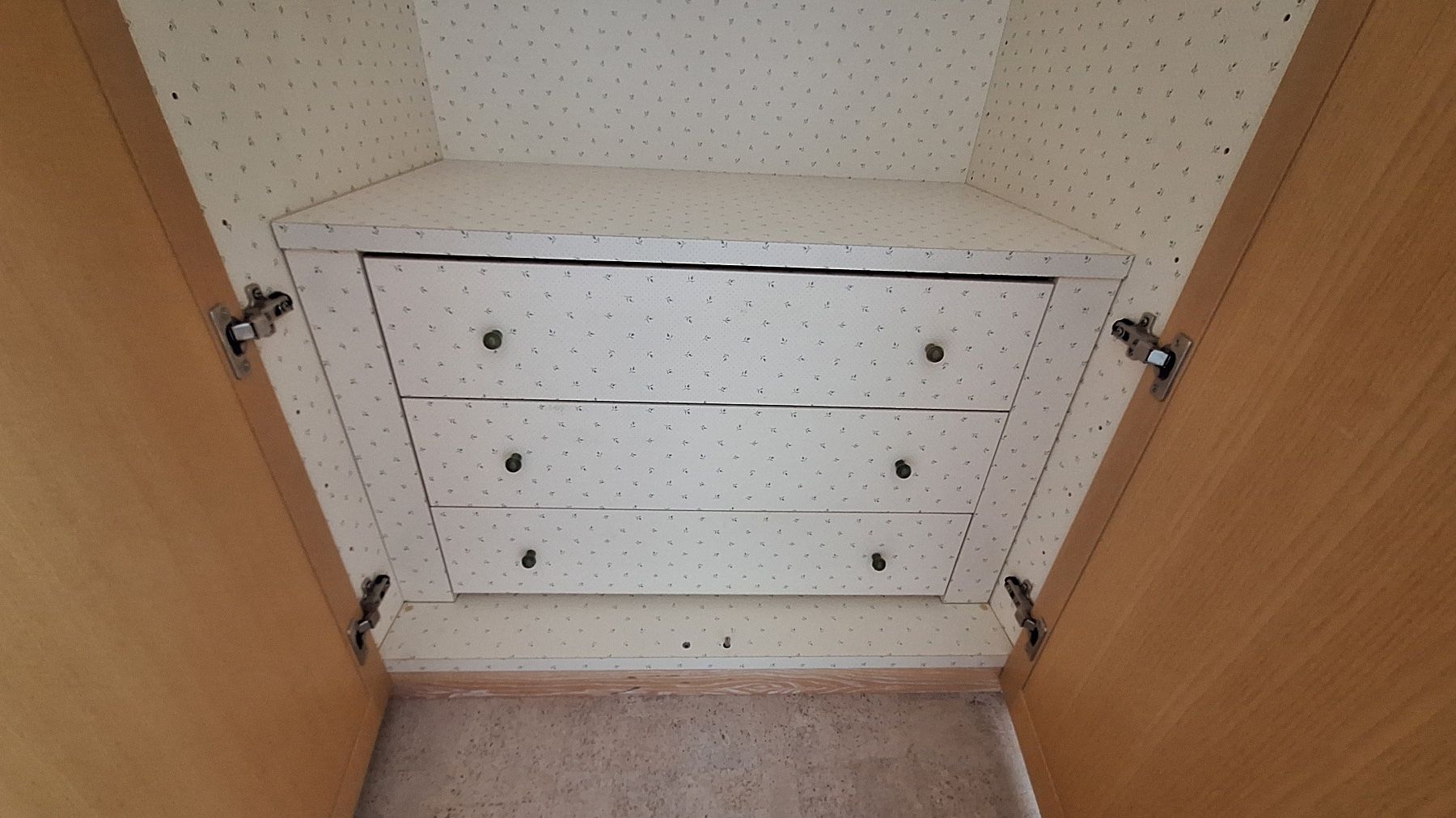 Schränke: Kleiderschrank – Gebraucht aus Goldau von dgh_bwh7 6