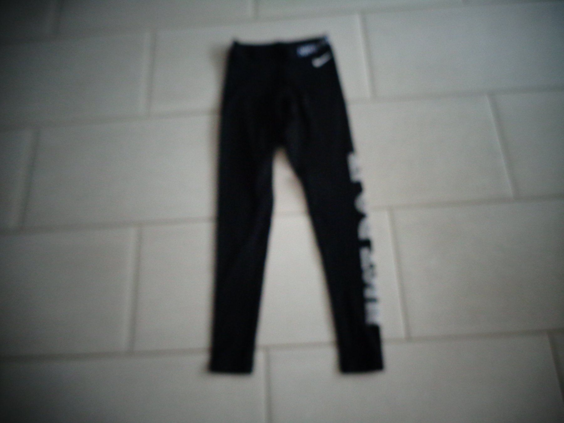 Nike Pantaloni: NIKE HOSE GR.XS NEUWERTIG – Usato da Rotkreuz venduto da Samballi