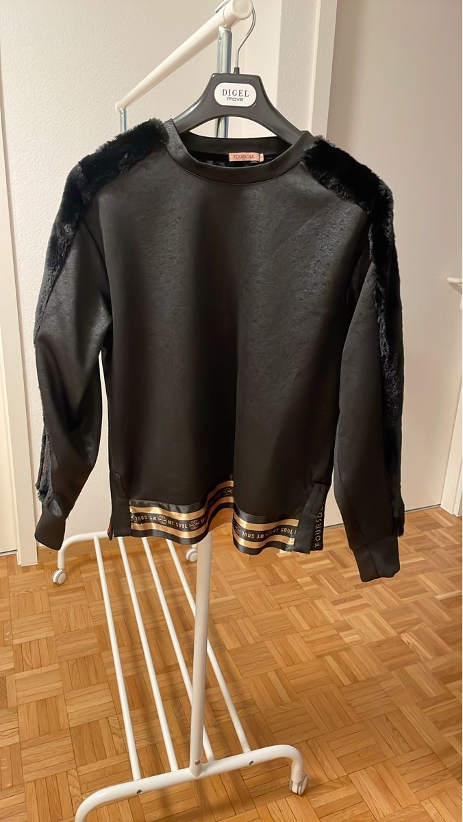 Maglioni & Felpe: Pull noir - Taille S – Usato da Yverdon-les-Bains venduto da mar_hg5t