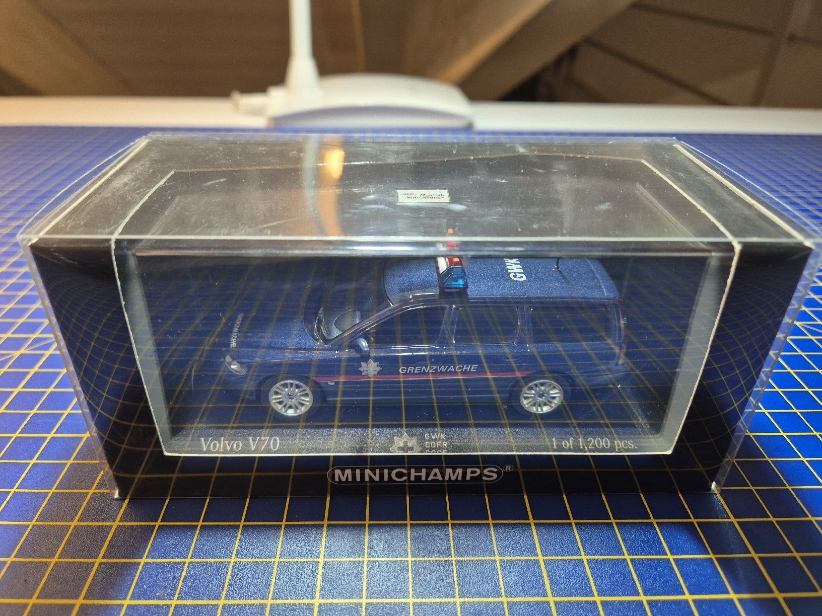 Volvo Modellini d'auto: Volvo V70 Grenzwache 1:43 – Nuovo e nell'imballaggio originale da Lachen SZ venduto da bow_wdl9