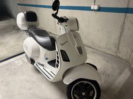 Vespa 300 Super GTS