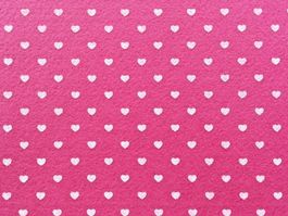 Bastelfilz mit Herzenmuster, 30x30 cm