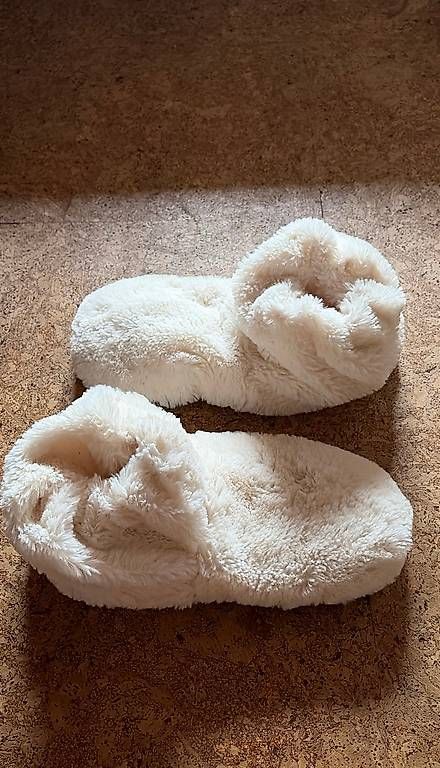 Scarpe da uomo: Habibi Plush Shoes – Usato da Villnachern venduto da stephanieomlin 1