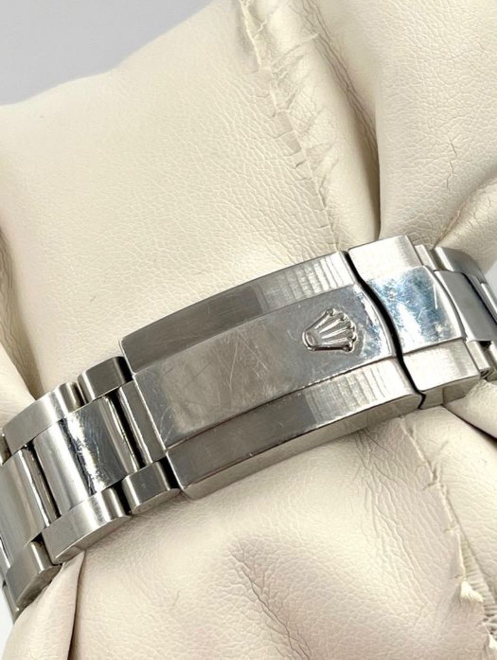 Rolex Uhren: Rolex Oyster Perpetual Date 115234 – Gebraucht aus Baar von HerrDerDrachen 2