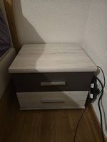 2 tables de nuit bon état en lot ou à l'unité