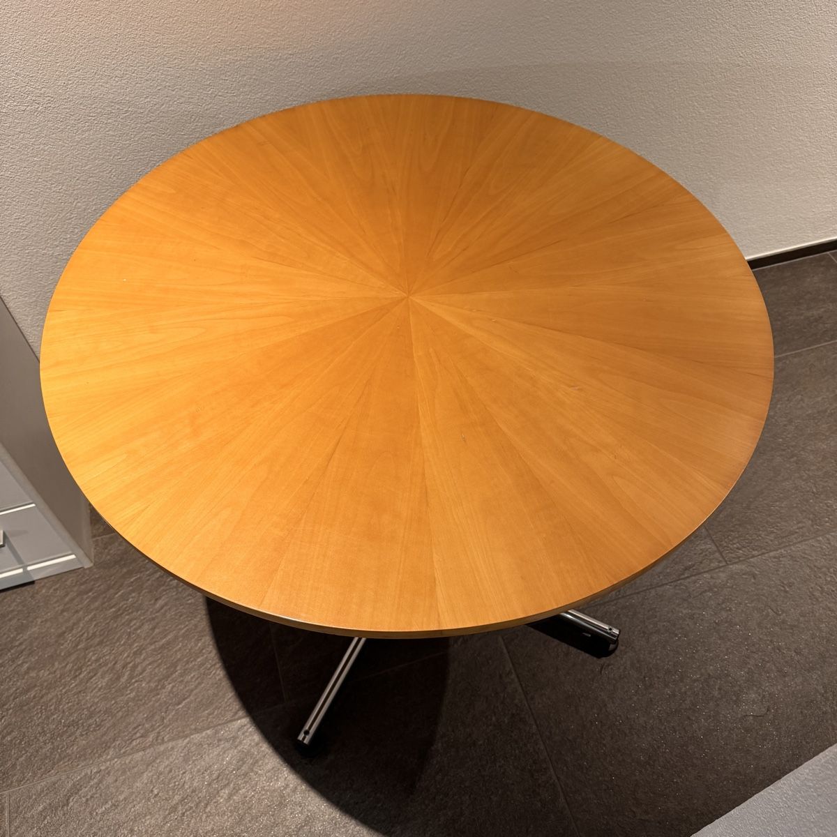 Tavoli: USM Kitos Tisch Buche rund 90 cm – Usato da Balzers venduto da dassandro 1