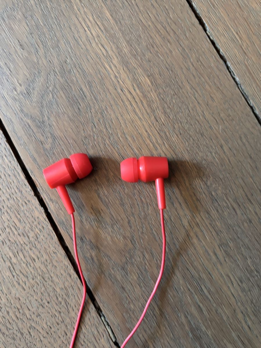 Casques audio: Arsenal Earbuds Red New Condition – D'occasion à Ascona par ElfieLove 1
