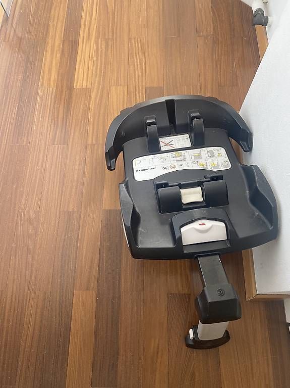 Doona Carrozzine: Doona + isofix + antipioggia + borsa – Usato da Pregassona venduto da KostVale 1