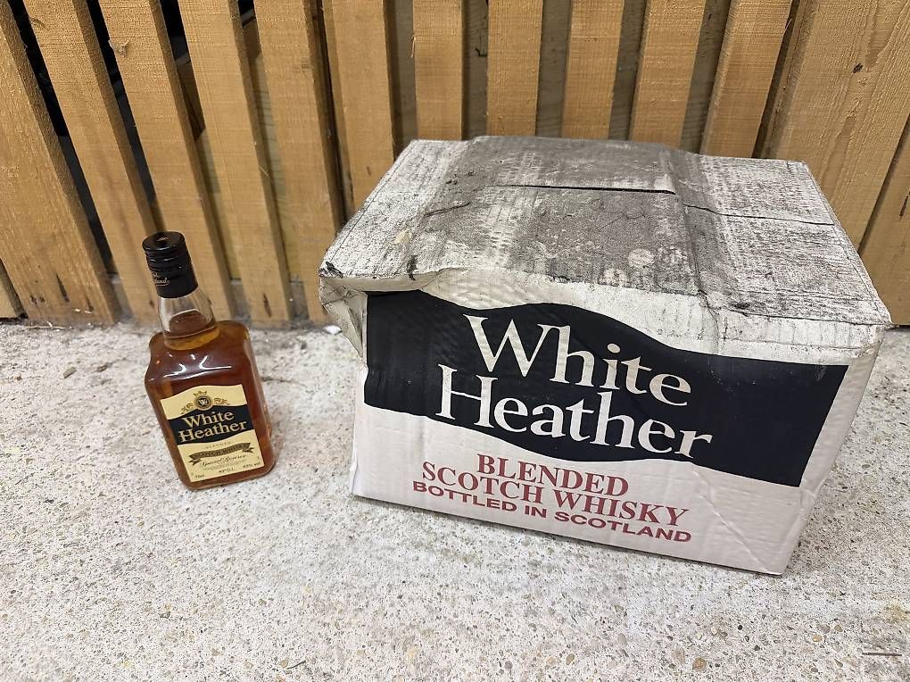 Bevande alcoliche: White Heather Blended Scotch Whisky – Usato da Bassecourt venduto da DiM7775