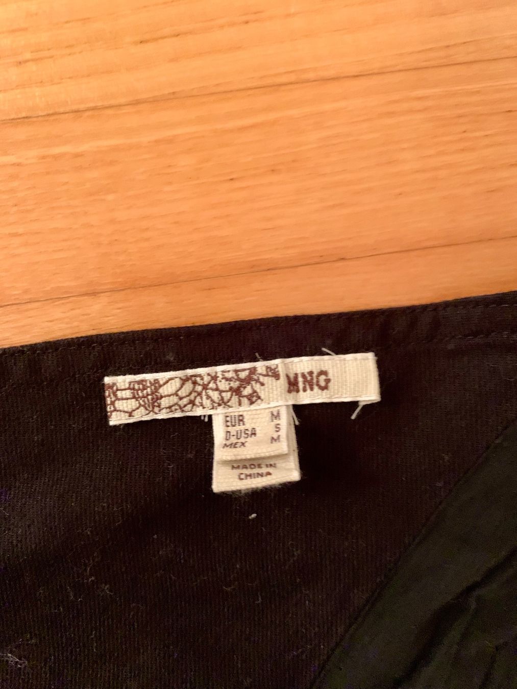 Mango Gilet & Giacche senza maniche: Elegante Weste von Mango, schwarz, Gr. M – Usato da Maienfeld venduto da mar_59mb 5