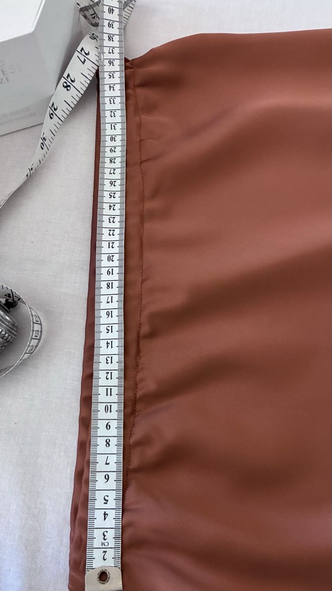 Gonne: Rock braun Satinic Grösse M Läng 98cm – Nuovo e nell'imballaggio originale da Bäretswil venduto da Viechel 3