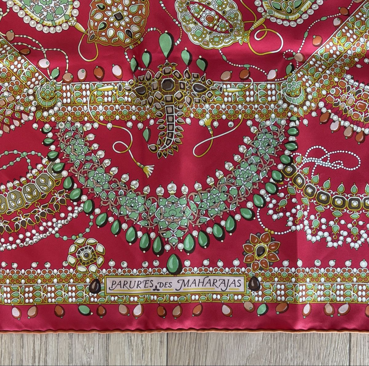 Hermès Foulards, Tücher & Schals: Carré Hermès soie – Gebraucht aus Vessy von VessyCan 7