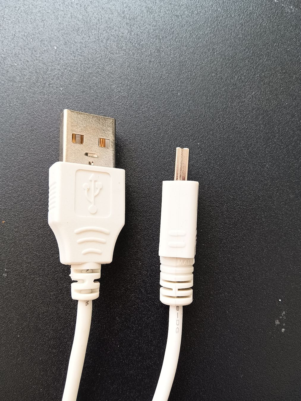 Cavi: USB Ladekabel mit Datenübertragung und Ferrit – Nuovo (secondo la descrizione) da Grächen venduto da Eifelelch 1