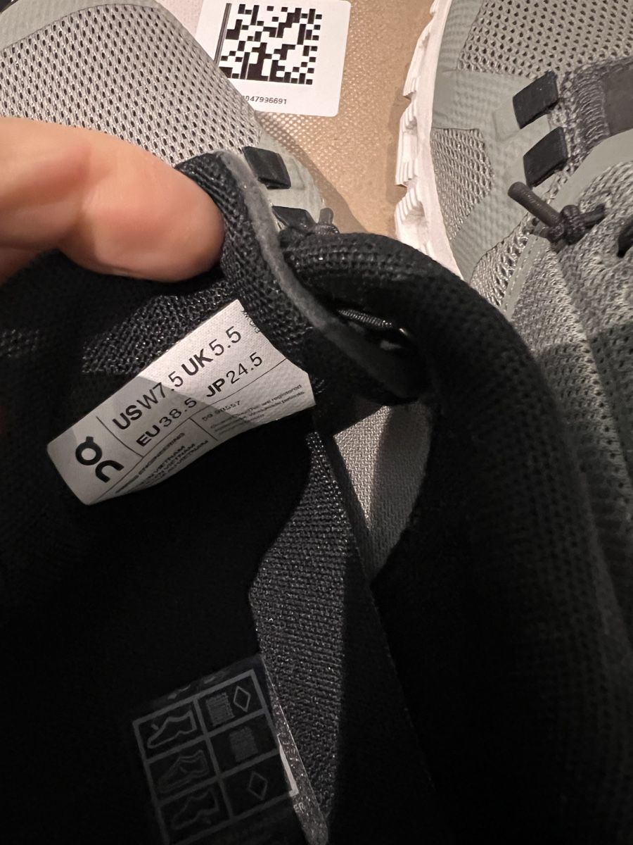 On Damenschuhe: On Cloud 5, 38.5 – Gebraucht aus Wolfhausen von Starlake 5