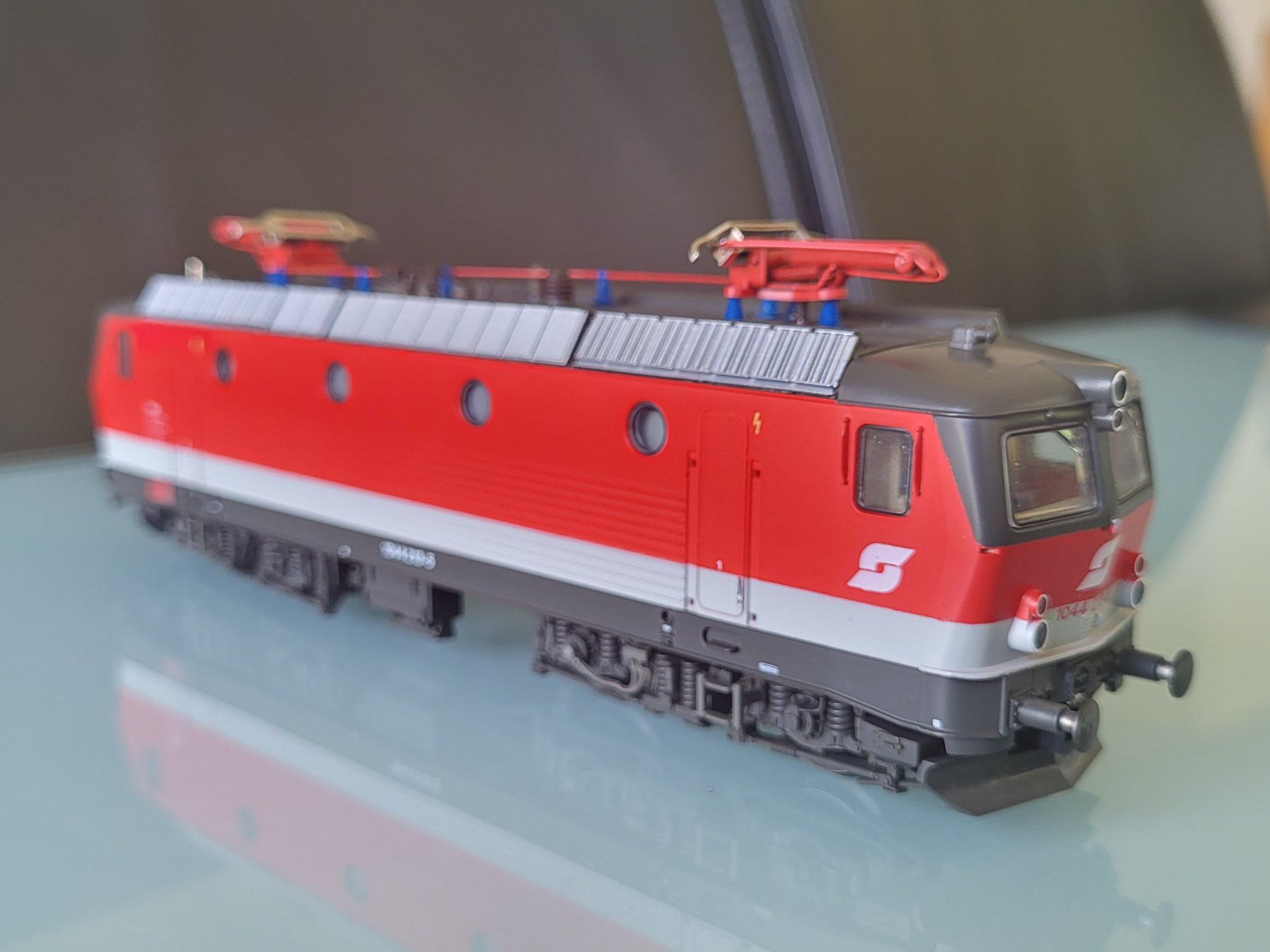 Roco Modelleisenbahnen: H0 ROCO ÖBB 1044 213-5 – Neu (gemäss Beschreibung) aus Oberburg von sensetal