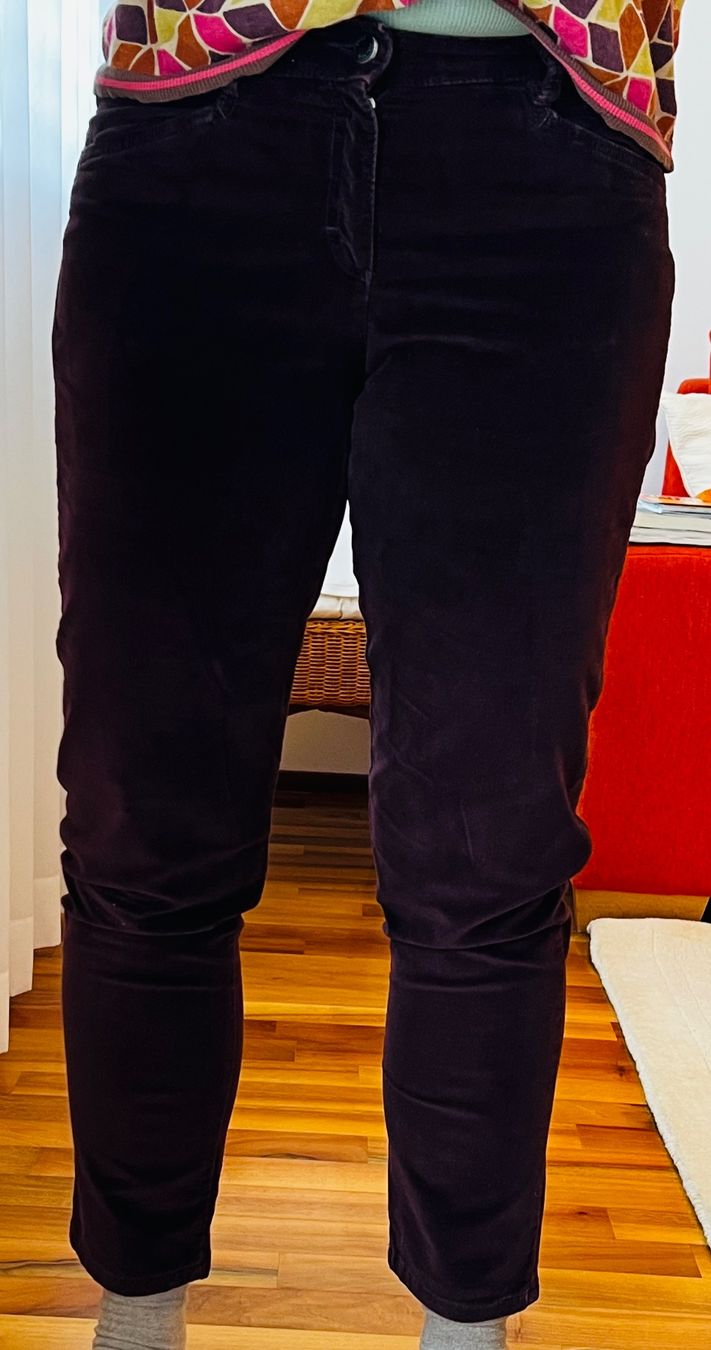 Brax Jeans: Jeans aubergine aus Samt – Usato da Endingen venduto da chocosweet