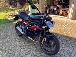 Motorrad Triumph Street Triple 675
