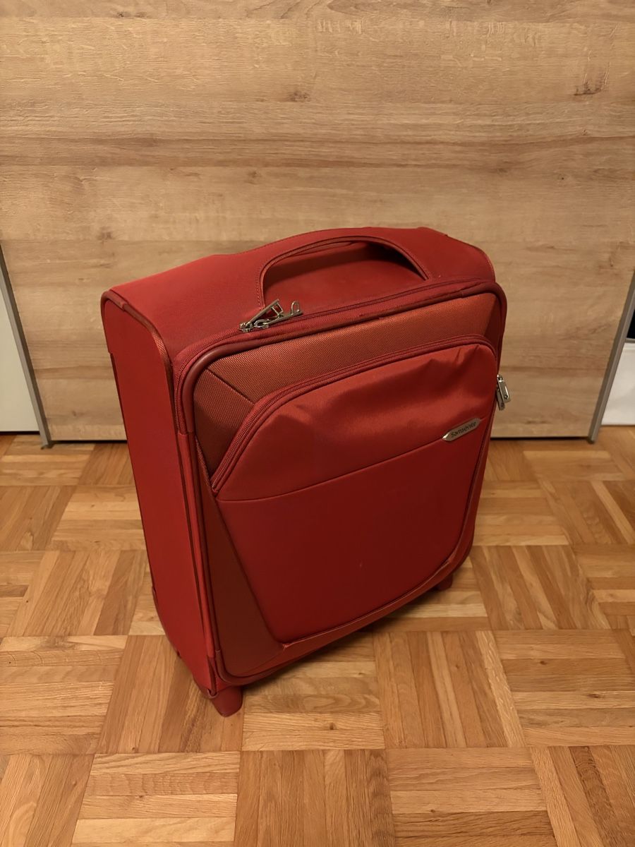 Samsonite Valigie: Samsonite Re-Light Trolley - Handgepäck-Koffer – Usato da Ennetbürgen venduto da ivovf