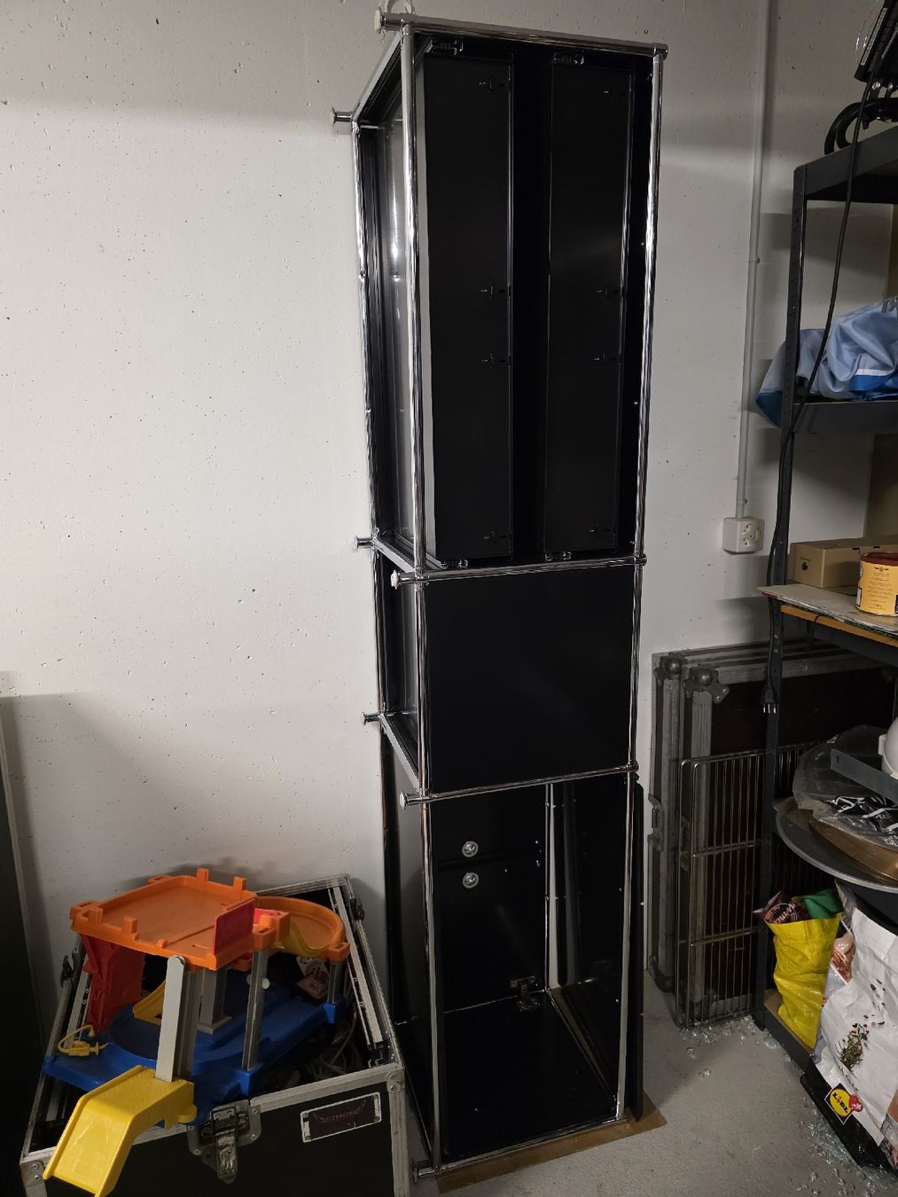 Scaffali: USM Sideboard – Difettoso da Bäriswil BE venduto da Simon_Kreativwelt