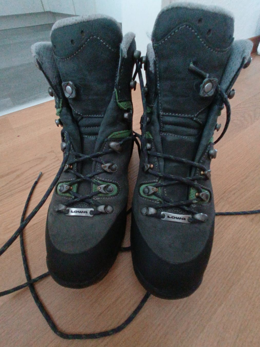 Lowa Herrenschuhe: Lowa Bergschuhe, Wanderschuhe 37.5 – Gebraucht aus Windisch von xnik3 2