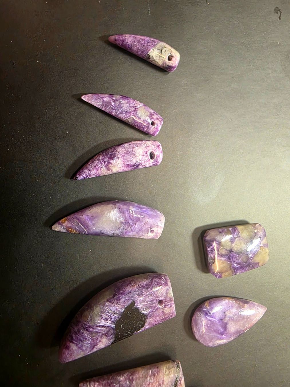 Minerali & Pietre curative: 11 Charoit Anhänger – Nuovo (secondo la descrizione) da Matzingen venduto da Shay_Crystalz 2