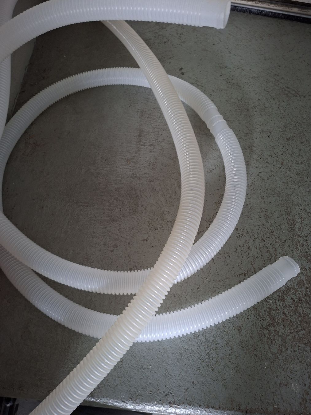 Intex Piscine: Intex Schlauch 3m lang, 32mm Durchmesser – Nuovo (secondo la descrizione) da Rebstein venduto da minou0041