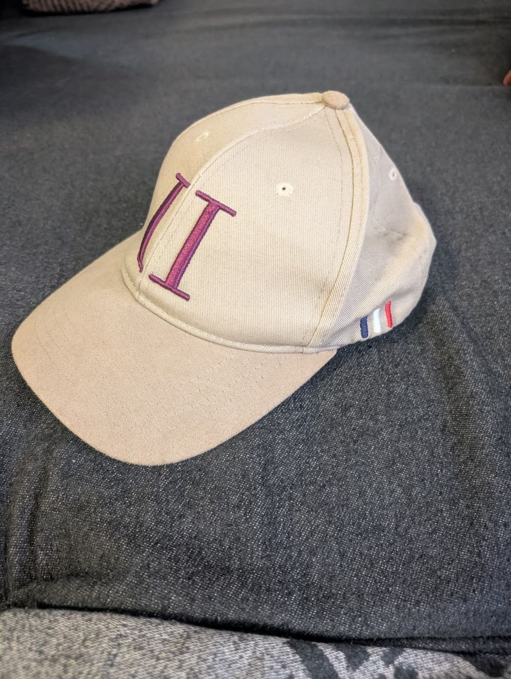 Altro in  Abbigliamento & Accessori: Les Deux Baseball Cap Suede II Beige – Usato da Zürich venduto da mis_96r8 2