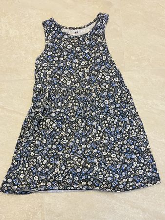 H&M Sommerkleid Gr. 110/116 mit Blumenmuster, Top Zustand!