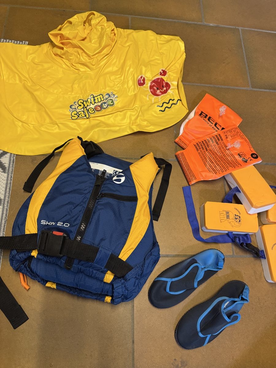Giubbotti di salvataggio: Kinderschwimmhilfe Paket – Usato da Trimbach venduto da vik_5tqj