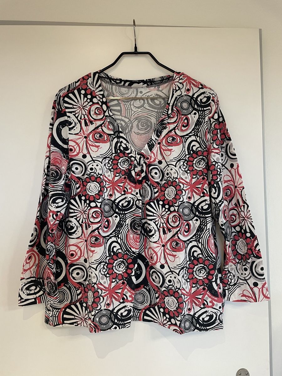 T-shirt: T Shirt langarm 46 – Usato da Oberwil BL venduto da moneymaker1