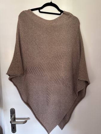 Kuscheliger Poncho für den Übergang, Grösse Onesize