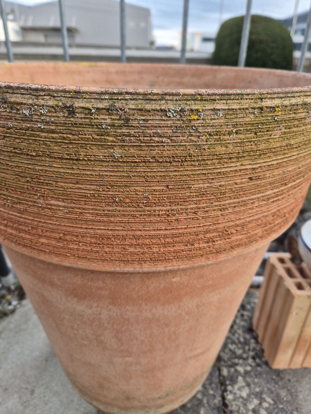 Vasi per fiori: Tontopf 44cm hoch, Durchmesser 39cm – Usato da Herzogenbuchsee venduto da herzchae 3