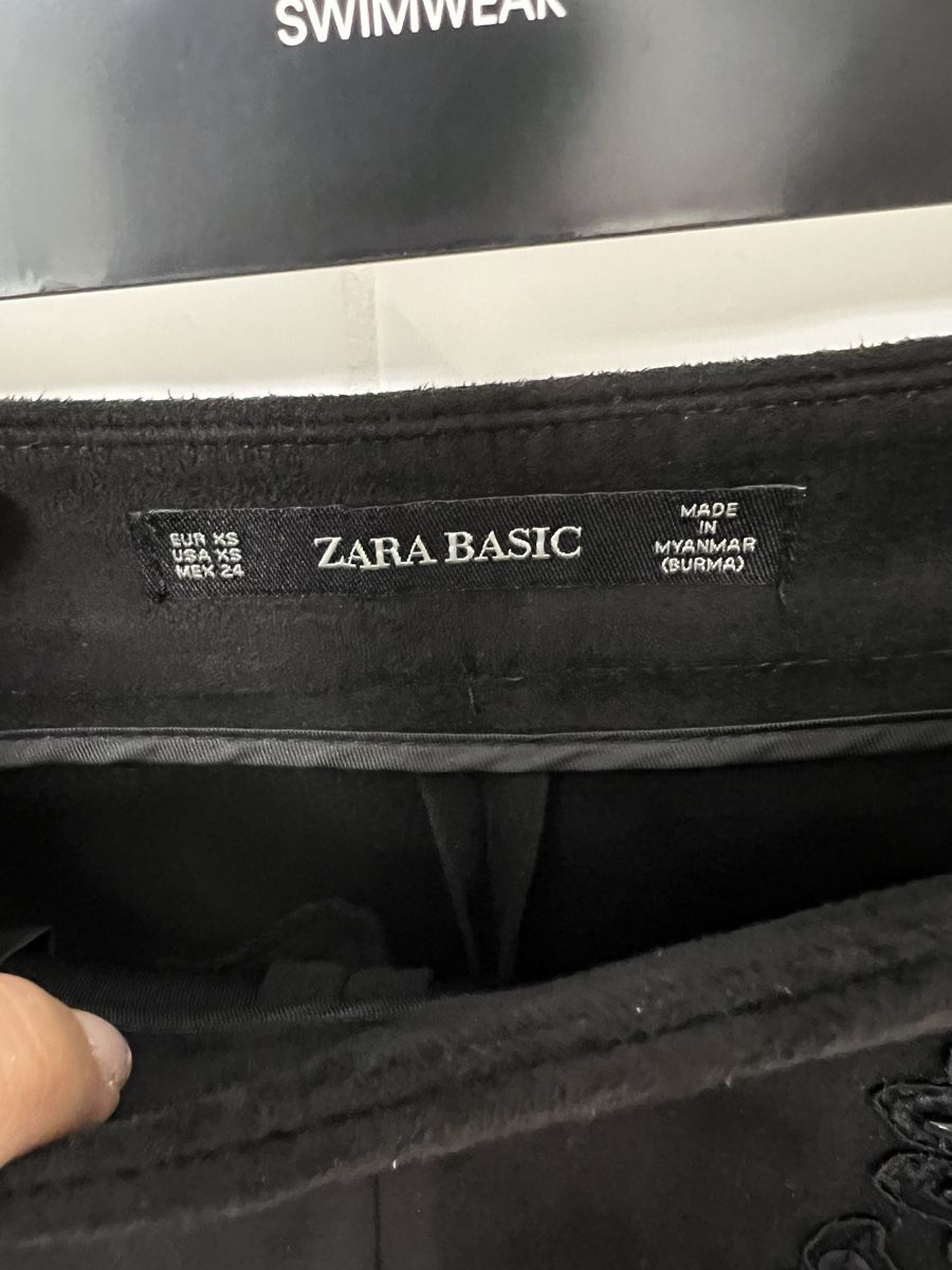 Zara Pantaloni: Shorts schwarz in Wildlederoptik – Nuovo (secondo la descrizione) da Jona venduto da n.ferrari 2