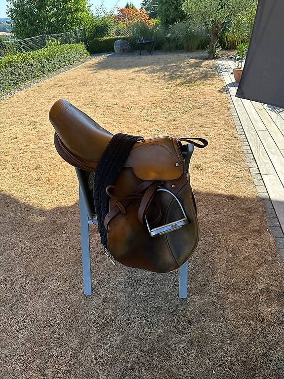 Selles, accessoires: Selle d’équitation – D'occasion à Courgevaux par ben_dyc9 1