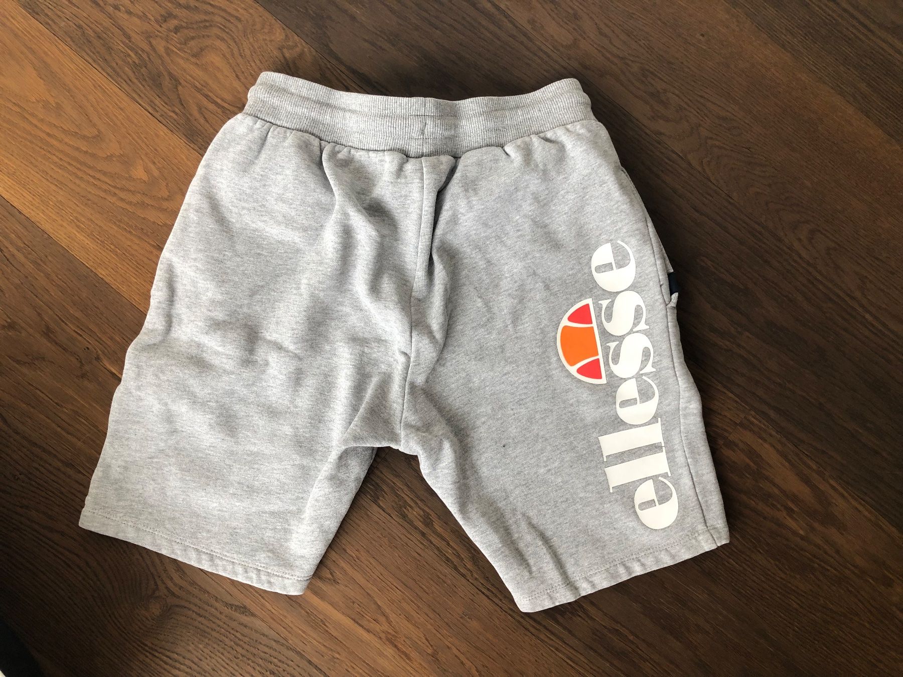 Ellesse Pantaloni: Ellesse Shorts – Usato da Oberkirch LU venduto da Gretlerfamily 1
