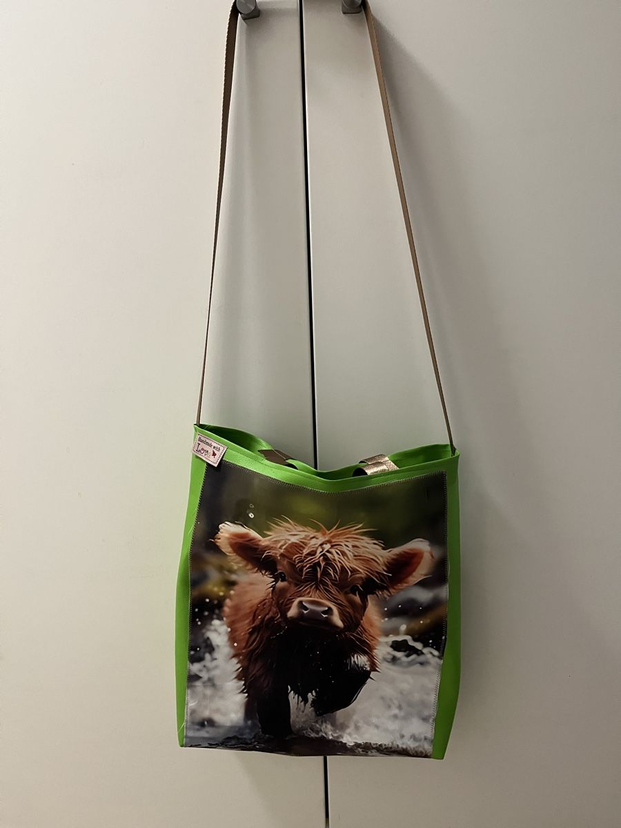 Taschen: Shopper Tasche "Highland Cow" grün – Neu (gemäss Beschreibung) aus Schaffhausen von grogga 1